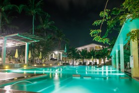 Summer Luxury Beach Resort