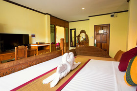 Sunset Beach Club Hotel & Spa