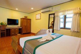 Sunset Beach Club Hotel & Spa