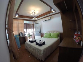 Tanyaporn House