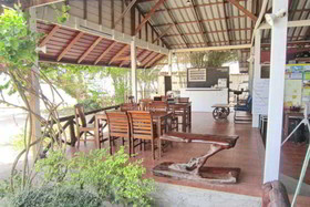 Thaniza Beachfront Resort