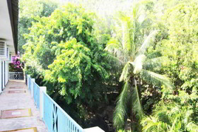Thaniza Beachfront Resort