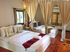 West Coast Beach Resort