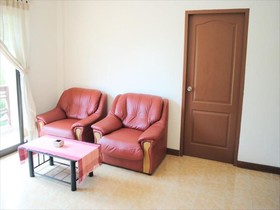 Baan Srinimit House & Apartment