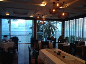 Royal Beach Boutique Resort & Spa