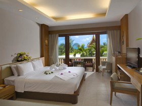 Thai House Beach Resort