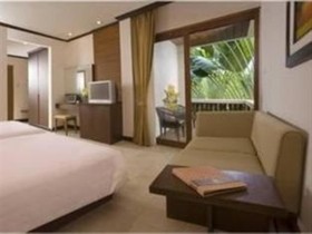 Thai House Beach Resort