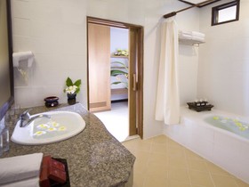 Thai House Beach Resort