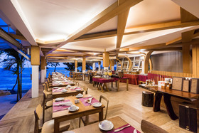 White Sand Samui Resort