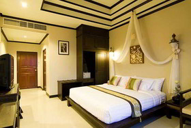 Kanok Buri Resort