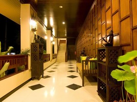 Kanok Buri Resort