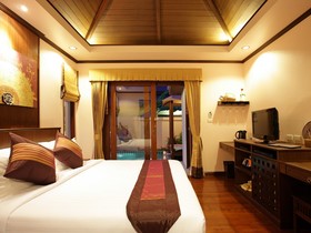 Kanok Buri Resort
