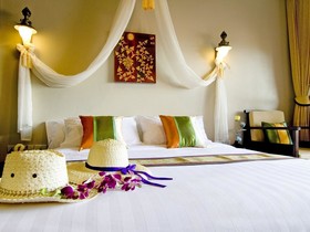 Kanok Buri Resort
