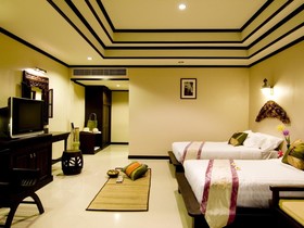 Kanok Buri Resort