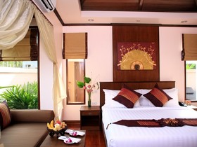 Kanok Buri Resort
