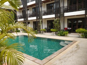Ampha Place Hotel