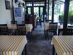 Ampha Place Hotel