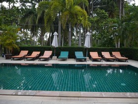 Ampha Place Hotel