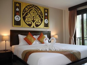 Ampha Place Hotel