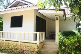 Baan Saen Sook Villas