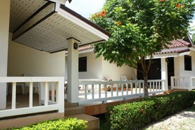 Baan Saen Sook Villas