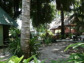 Harry's Bungalows & Restaurant