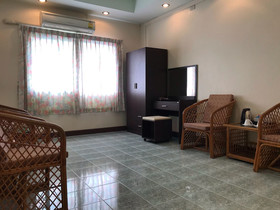 Maenam Lodge