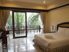 Summer Inn