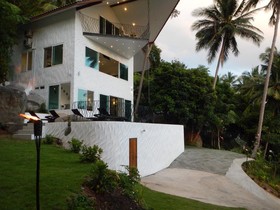 Monkey Flower Villas