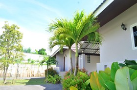Baansuan Rimnom Resort