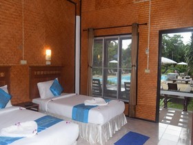 Lanta Long Beach Hostel