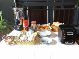 Chula Room & Service