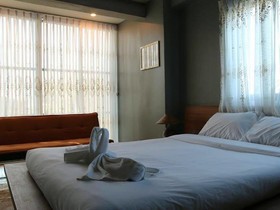 Chula Room & Service