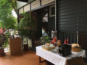 Chula Room & Service