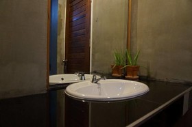 Chula Room & Service