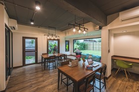 33 Poshtel