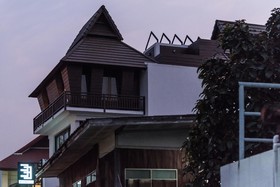 33 Poshtel