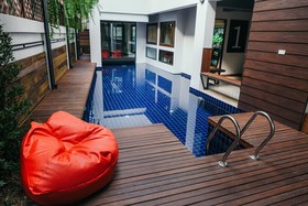 33 Poshtel