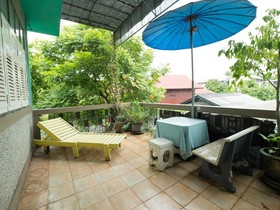 60 Blue House