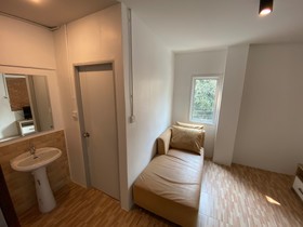 7 House
