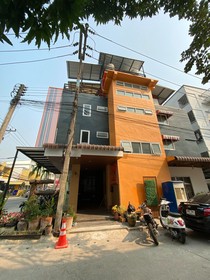 7 House