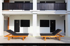 99 the Gallery Hotel