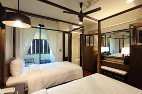 99 the Gallery Hotel