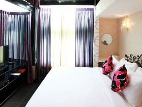 9w Boutique Studio