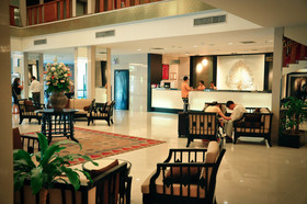 Amora Tapea Hotel