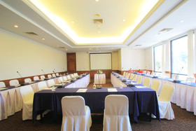 Amora Tapea Hotel