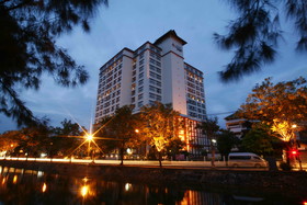 Amora Tapea Hotel