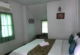 Ampawan Guest House