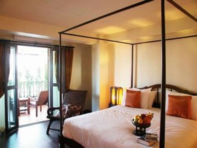 Anoma Boutique House