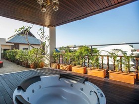 Anoma Boutique House